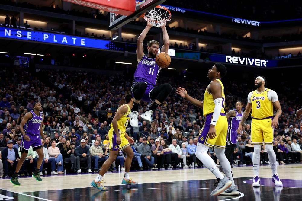 通过一系列 通过一系列