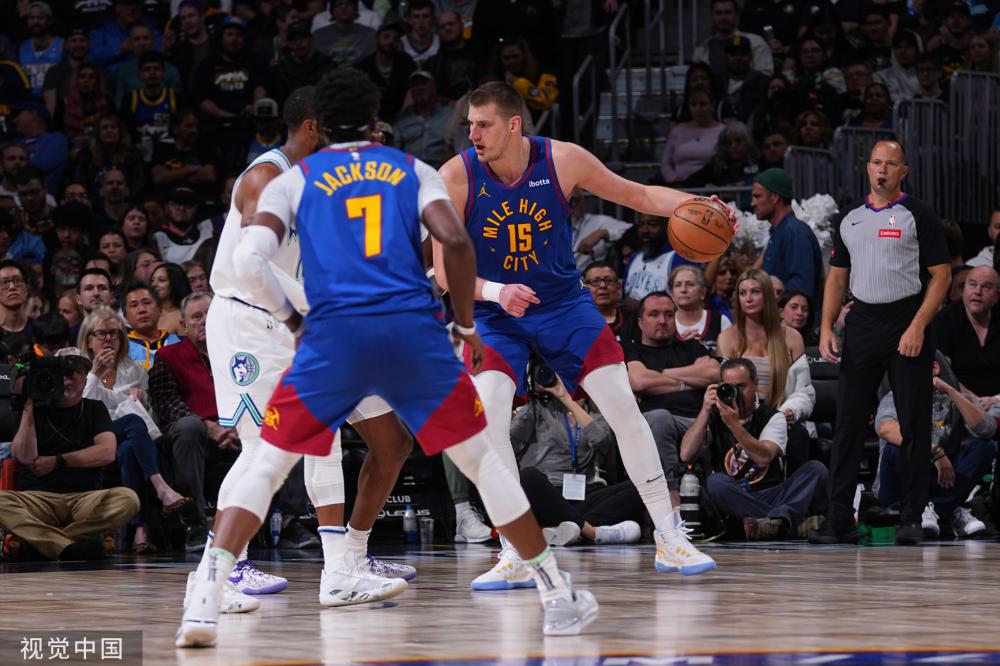 在现代足球 在现代足球