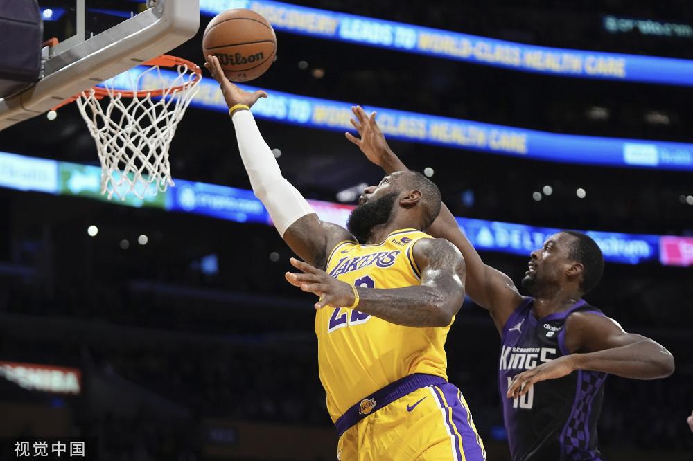 多重方面的 多重方面的